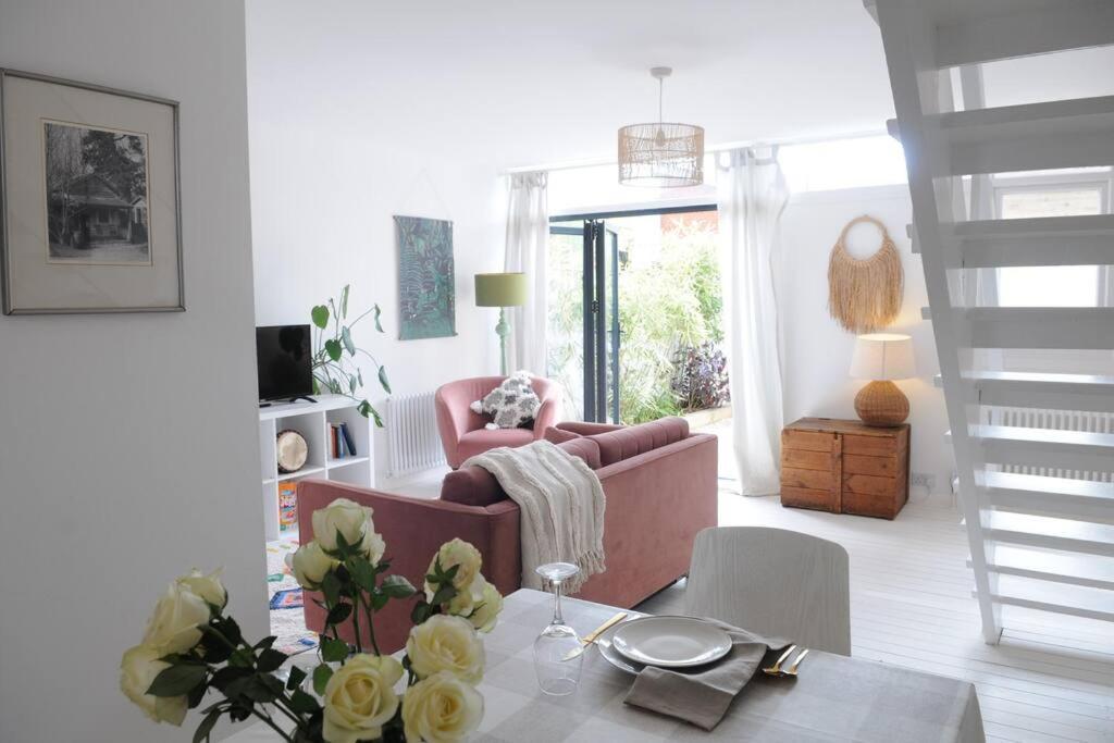 Light Filled Mid- Century 3 Bed Cottage In Dulwich Λονδίνο Εξωτερικό φωτογραφία
